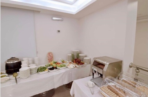 Zaha Al Munawara Hotel image 29