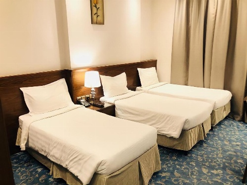 Zaha Al Munawara Hotel image 42